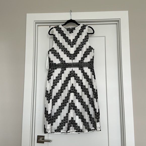 Karl Lagerfeld sleeveless knee length dress BNWT - Picture 2 of 7